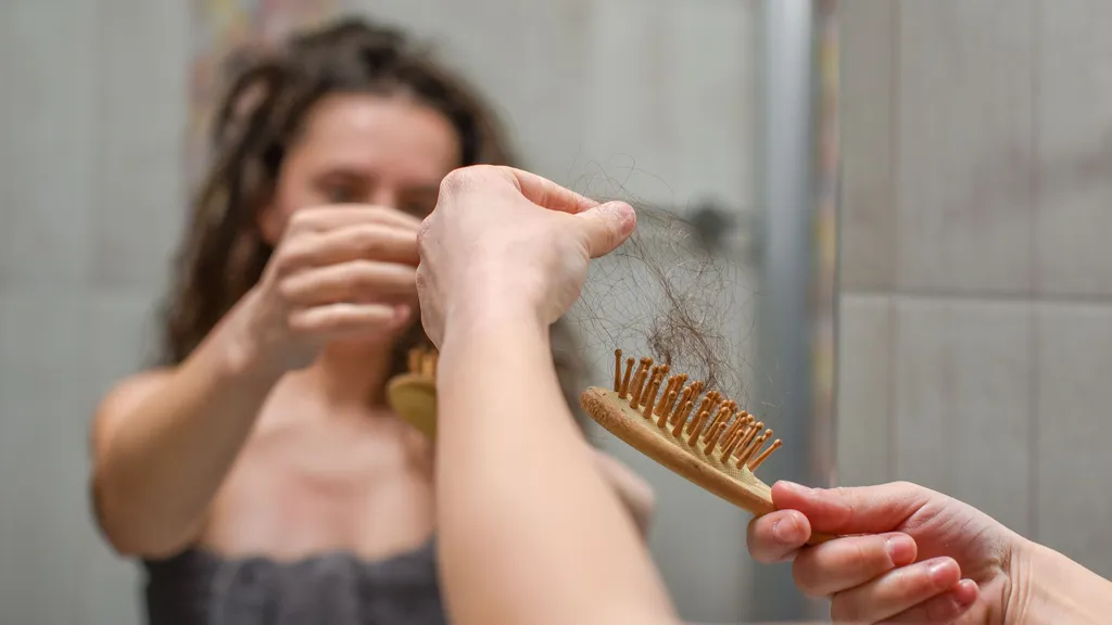 ¿Cuántos cabellos se caen al día?